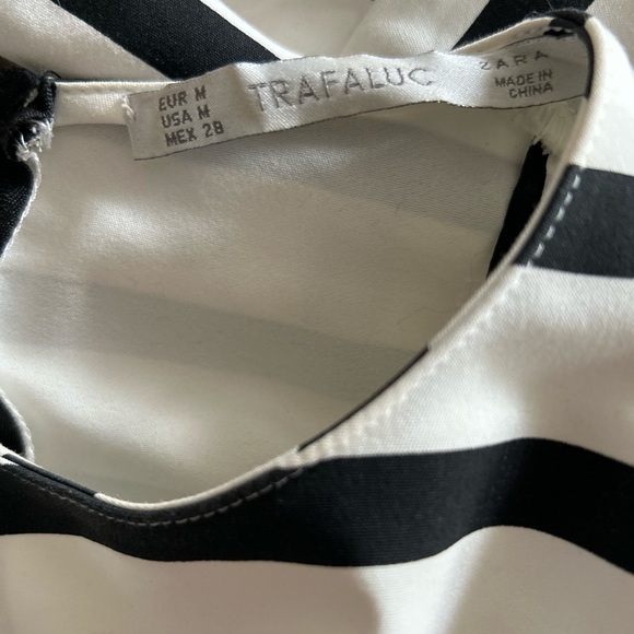 Zara medium sized crew neck top with flared sleeves. - Picture 3 of 4